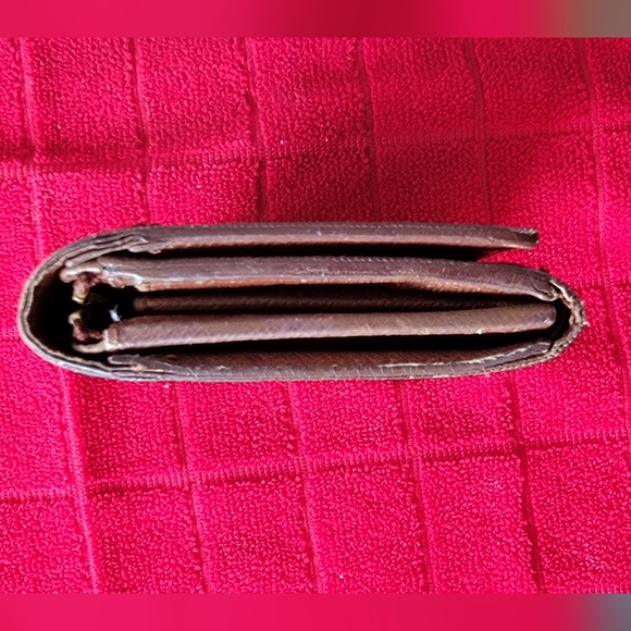 Louis Vuitton Wallet - Picture 8 of 15